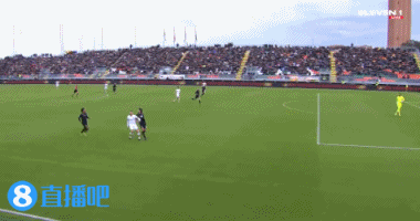 亚伯拉罕造点，裁判观看VAR后判定越位在先