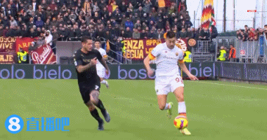 沙拉维禁区内倒地,裁判没有表示