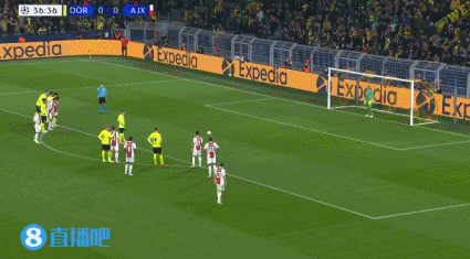 贝林厄姆造点，罗伊斯主罚命中，十人多特1-0领先阿贾克斯