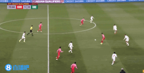 不走运啊!孙兴慜上半场打立柱,下半场又头球中横梁