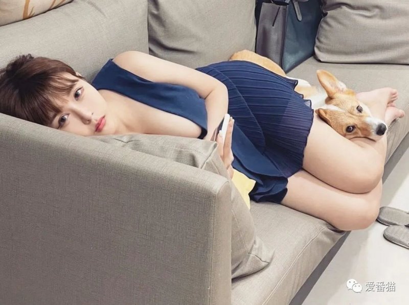 短发女神希维亚好身材罩不住 爆乳写真让你瞬间想收藏！