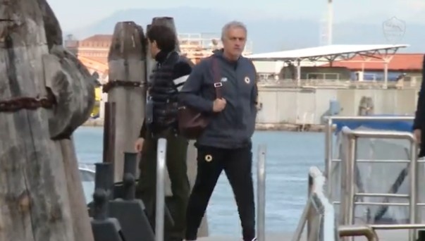 水城!罗马将士们乘船来到威尼斯主场