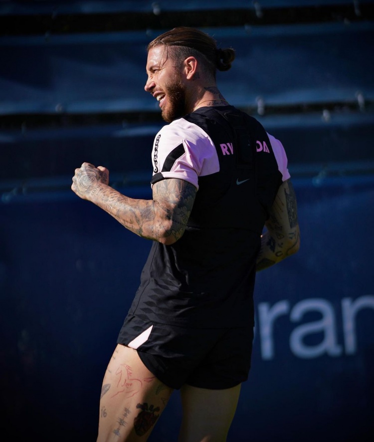 队报披露拉莫斯薪资:税后年薪600万欧,无签约奖金