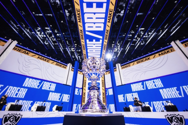 S11选手数据榜:FPX全员发挥失常KDA倒数,Light全数据优秀