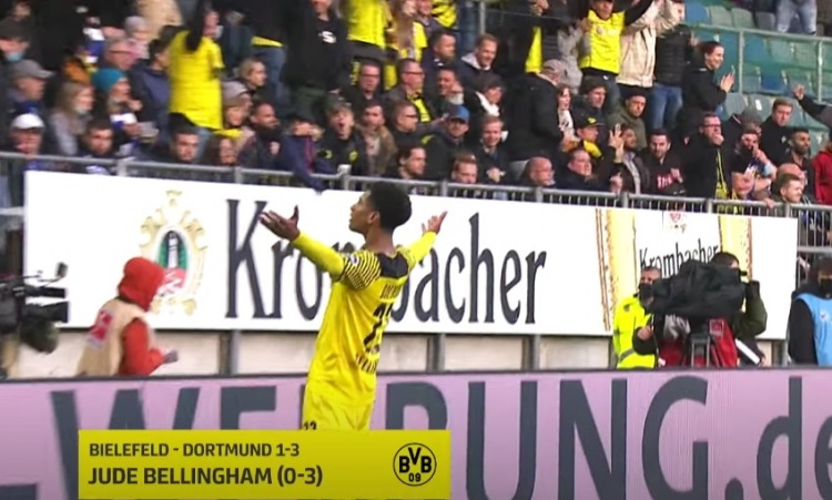 官方：贝林厄姆禁区内1v3穿花舞步搓射，当选德甲10月最佳进球