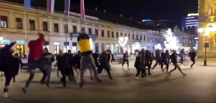 杀人诛心！塞尔维亚绝杀葡萄牙晋级世界杯，球迷集体模仿C罗庆祝