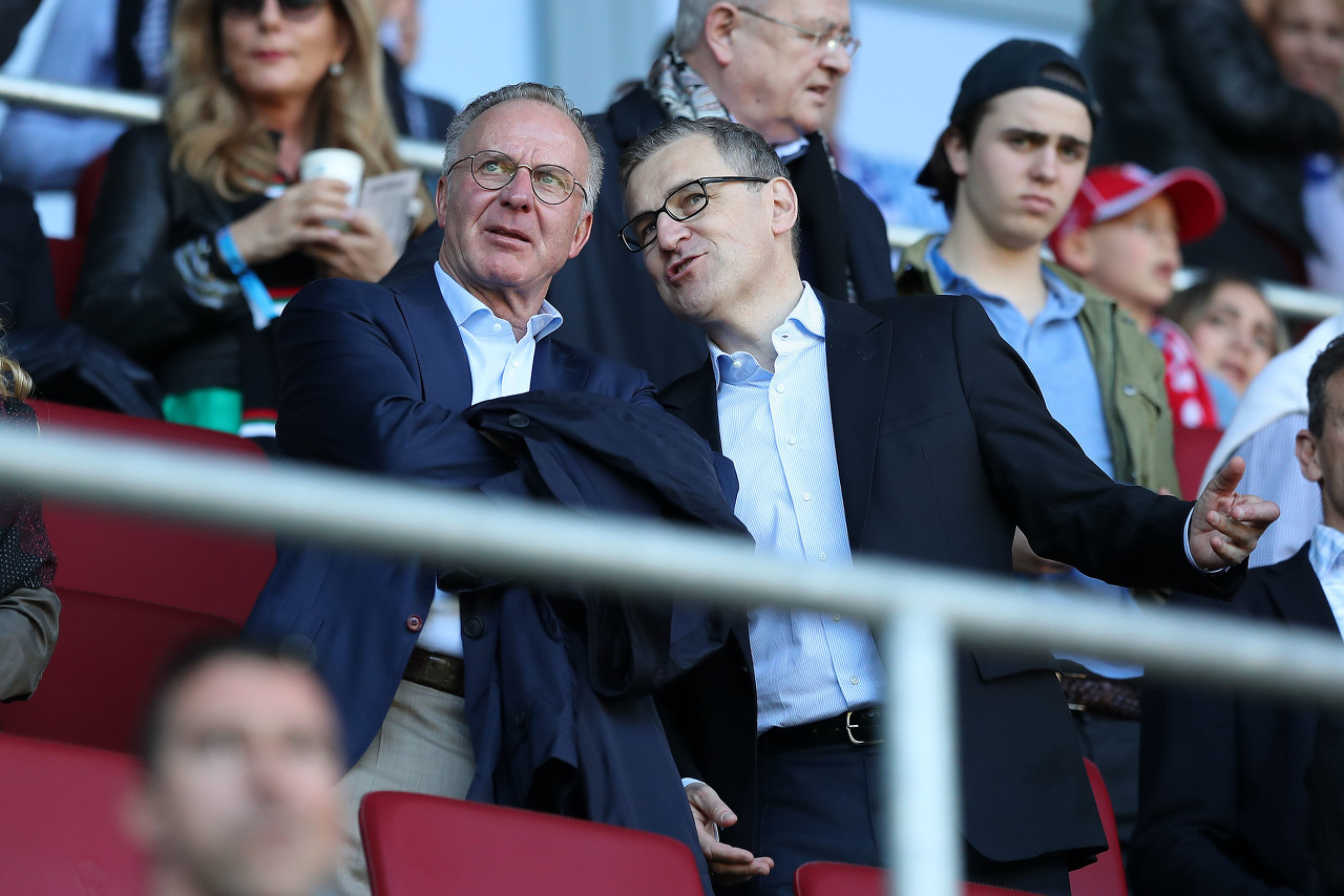 鲁梅尼格:希望莱万夺金球奖,对他来说国家队是劣势