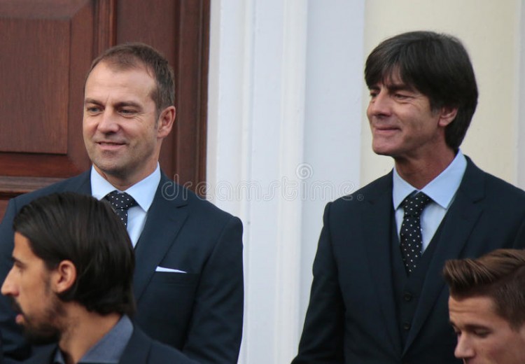 弗里克:很高兴把9个进球献给勒夫,球迷们的氛围很棒