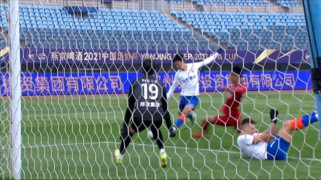 足协杯-刘洋德尔加多均双响 泰山4-2总比分5-2淘汰河南进决赛