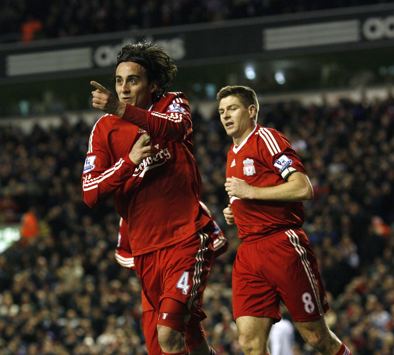 阿奎拉尼:伤病让我在利物浦的岁月很艰难,和杰拉德搭档太棒了