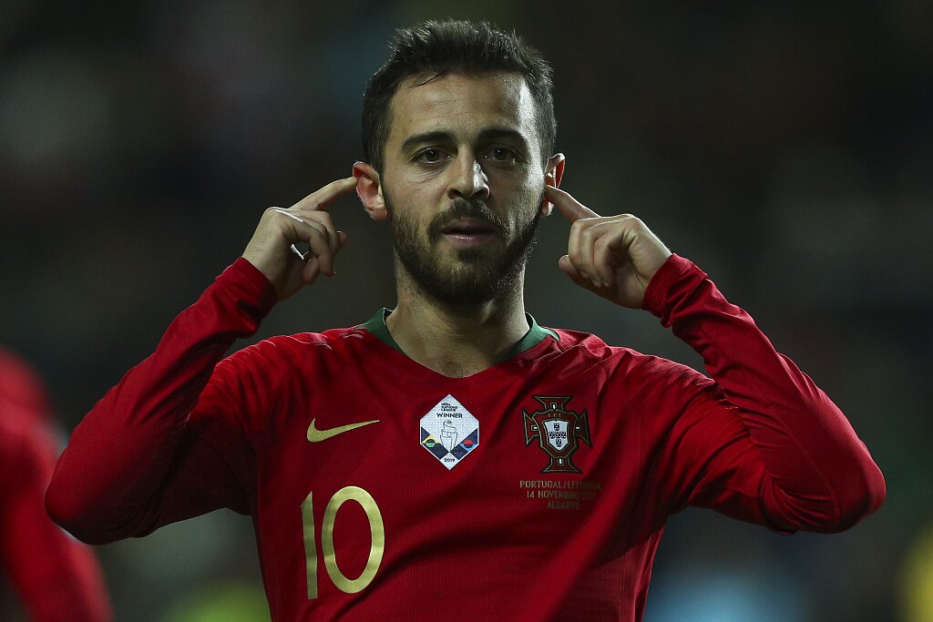 B席半场完成6次过人,超过其他所有球员之和