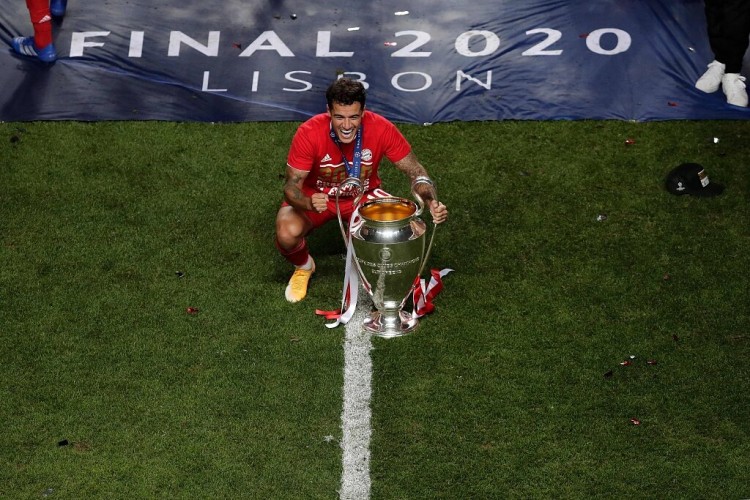 名记：8-2之前弗里克组建B队模拟巴萨，库蒂尼奥客串扮演梅西