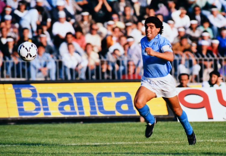 记者:对阵拉齐奥赛前,马拉多纳雕像将在那不勒斯主场揭幕