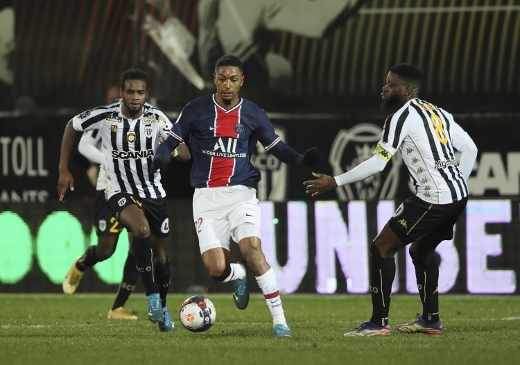 记者:巴黎后卫迪亚洛是纽卡的冬窗引援目标