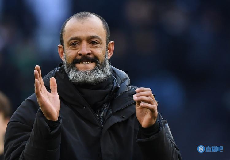 邮报:列维原计划继续信任努诺,但球迷主场倒戈让他和董事会动摇