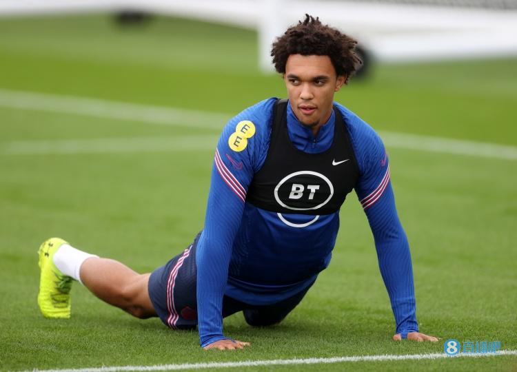 基恩:阿诺德在右边路像贝克汉姆,他只有23岁还没达到巅峰