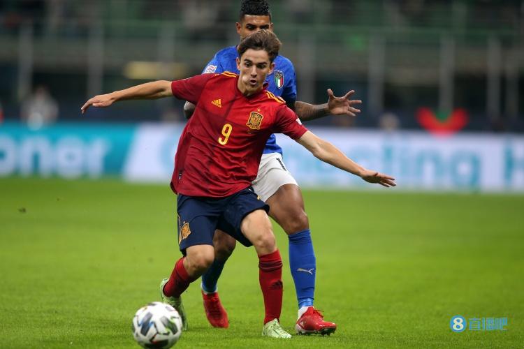 罗马诺:西班牙球迷赛后全场高喊加维的名字