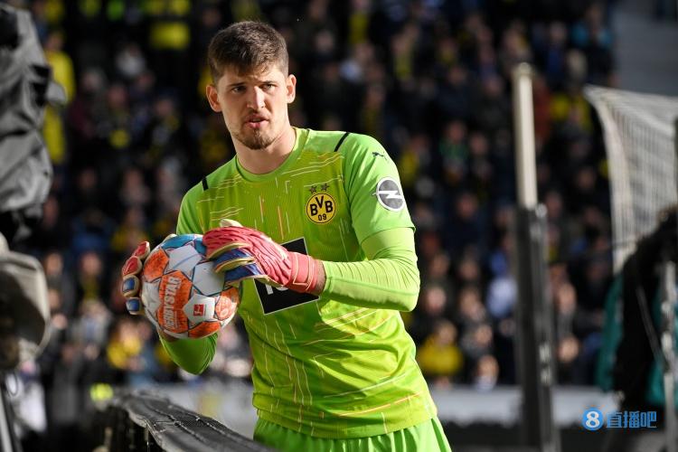 多特门将科贝尔:球队体能出现问题,休息时间太短了