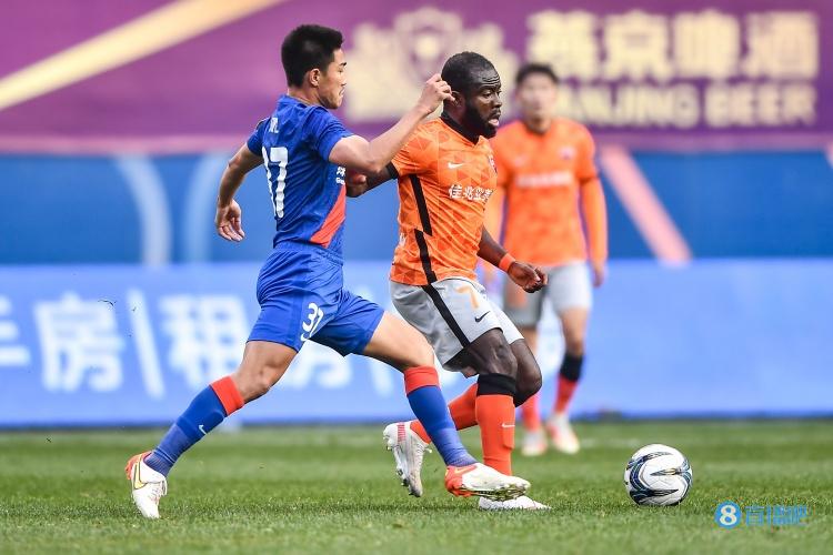 足球报:足协杯四强俱乐部均有国企背景,不欠薪就是最强战斗力