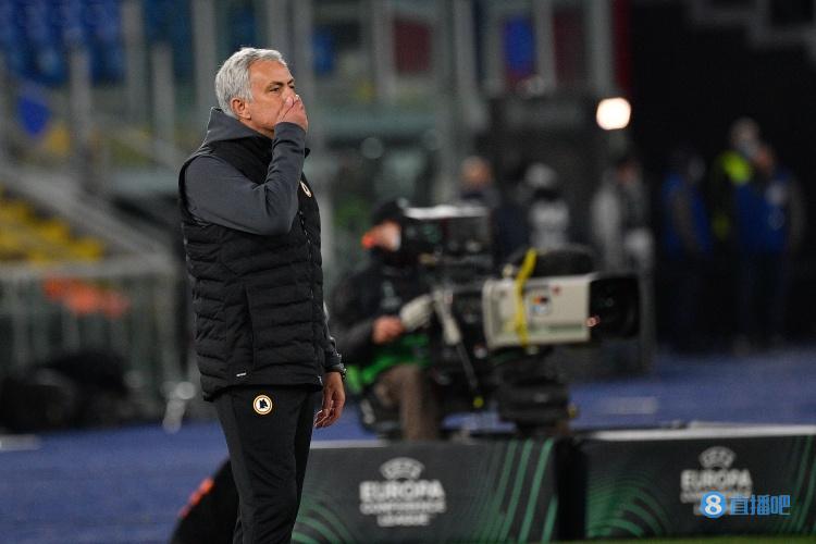 穆帅赛后：有两个绝对的点球没吹罚 裁判再一次完全地决定了比赛