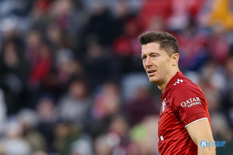 名记:队友曾吐槽莱万比罗本还自私 球员频繁免费离队让萨利挨批