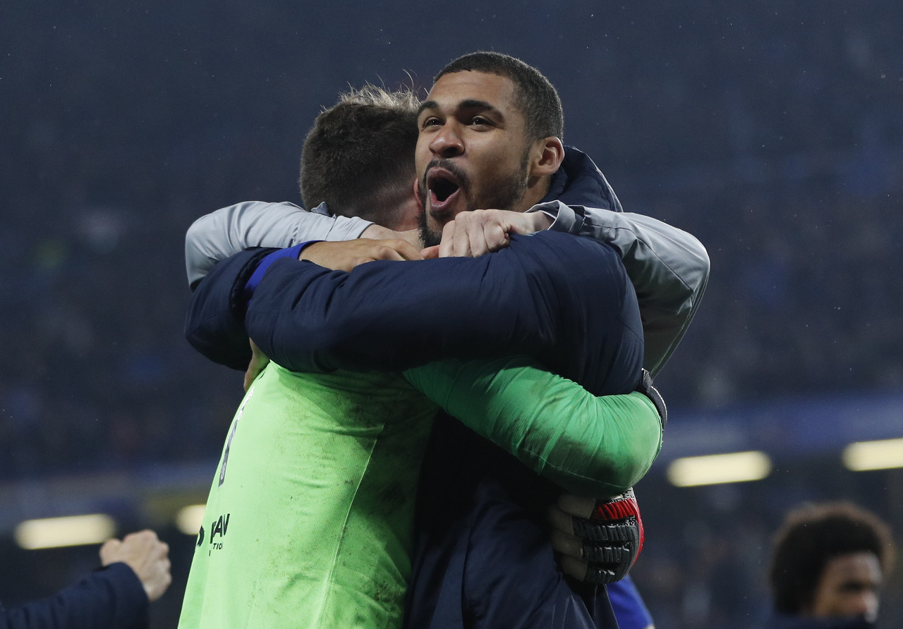 意媒:萨里很欣赏奇克,一月会再次求购或买一个与他类似的中场