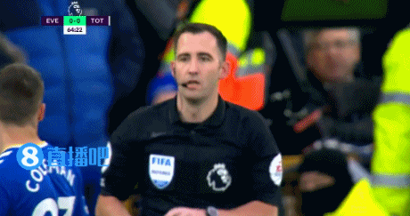 VAR介入！理查利森禁区内倒地，主裁看回放后取消点球判罚