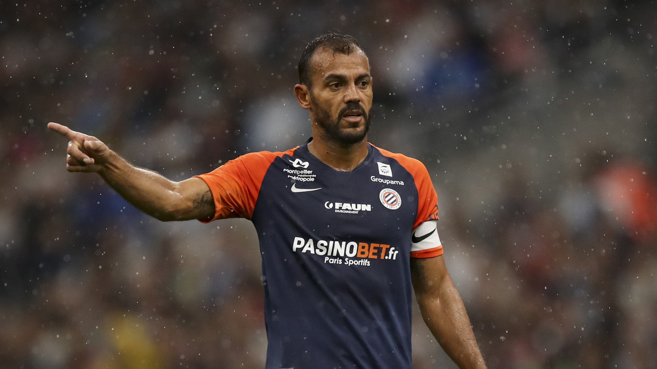 前法甲后卫:都说内马尔和姆巴佩很强,可最厉害的人是伊布