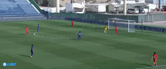 这配合打几分?U23国足连续6脚传递破解泰国逼抢,可惜射门无力