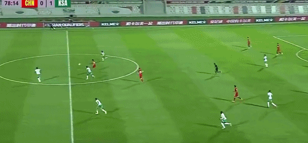 葡萄牙国脚冯特谈“于大宝散步”:他必须向前移动,带开防守者