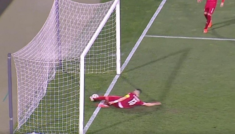 1年前的今天C罗遭遇门线冤案，此球间接导致葡萄牙无法直通世界杯