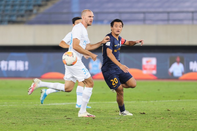 丹尼尔森:大连人对我很满意,我有合同在身会继续为他们踢球