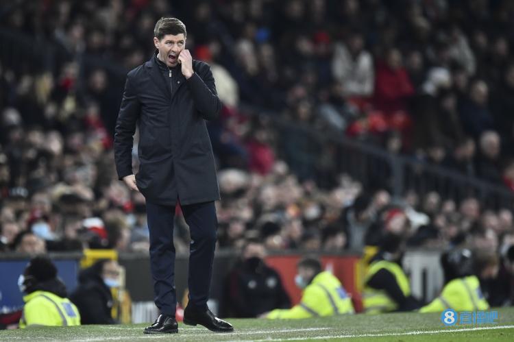 杰拉德:巴萨正回到应有的位置,作为他们的球迷我很开心