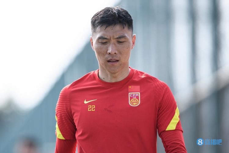 博主谈于大宝“散步”:他和两侧的廖力生、高准翼都该快速前插