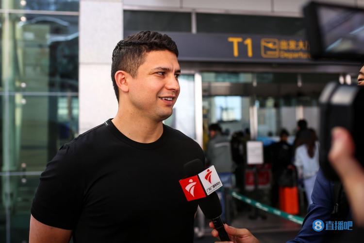 媒体人:艾克森与巴乙球队格雷米奥签约,合同到今年年底