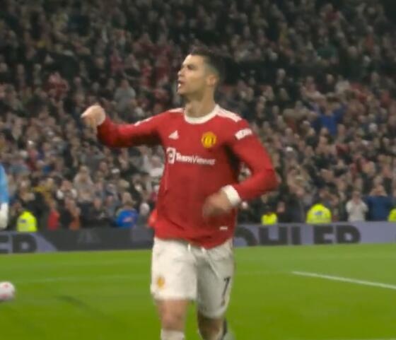 C罗庆祝时先指自己再指老特拉福德球场,天空:这是说我要留下吗