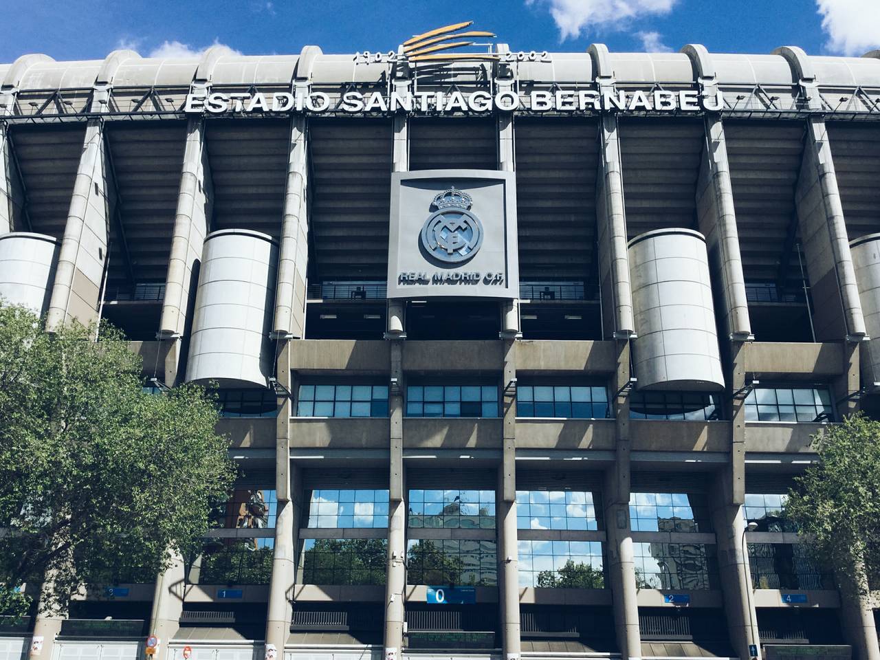 世体:皇马战曼城会有将近1500名警察+安保维护球场内外秩序