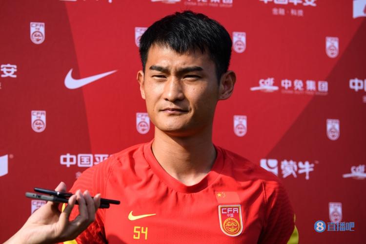 廖力生:能够到山东队踢球非常荣幸,这里让人踏实让人安心