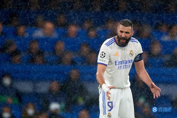 赫迪拉：本泽马在场上就像队长，他在C罗离队后变得越来越好