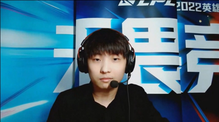 直播吧专访AL教练可见影子:16年离开赛场后 因喜欢电竞而回归