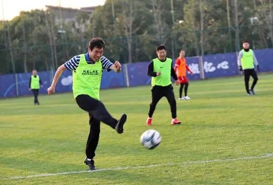 70岁，你还踢球吗？