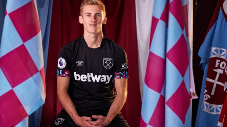 官方:西汉姆签下斯旺西中场唐斯,转会费1065万欧