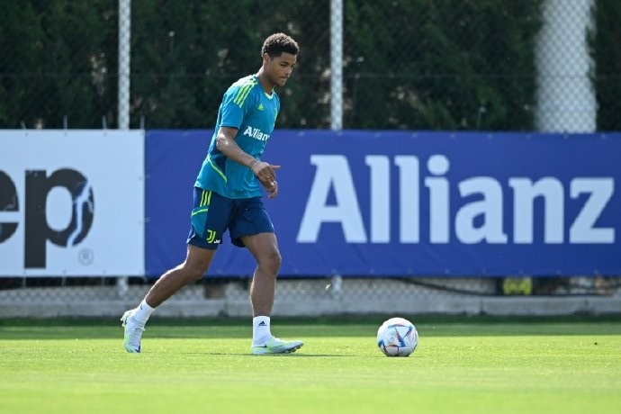 官方：尤文小将德温特租借加盟恩波利，租期一年