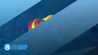 大连人黄嘉辉踢中金敬道脚踝,吃到黄牌一张