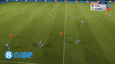 费莱尼乱战破门,山东泰山2-0领先大连人