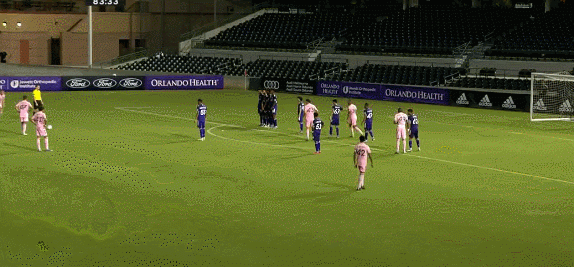 贝氏弧线再现足坛,体弱多病的他继承了父亲贝克汉姆的不屈精神