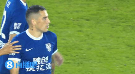 惺惺相惜!斯坦丘和奥斯卡赛后互换球衣