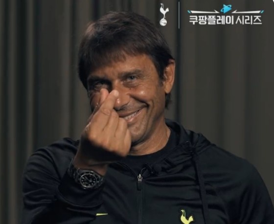 文化输出?孔蒂、霍伊别尔来到韩国后学会了比心