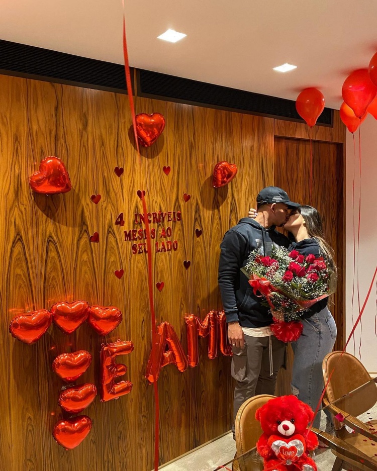 “我爱你❤️”！热苏斯与女友相恋一周年