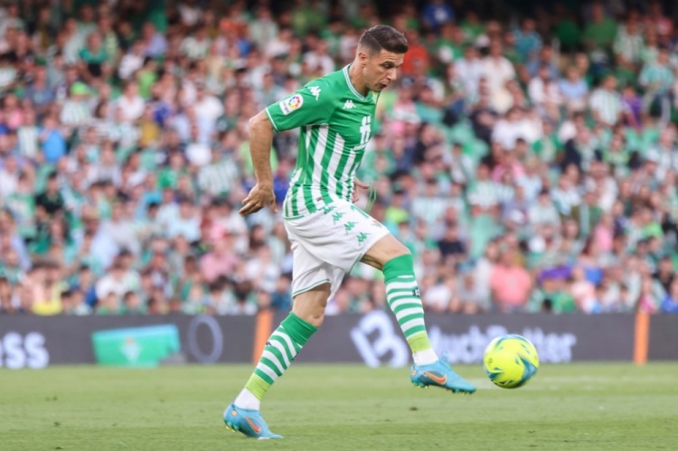 西甲一周资讯|巴萨官宣两位新援;马竞签下维特塞尔